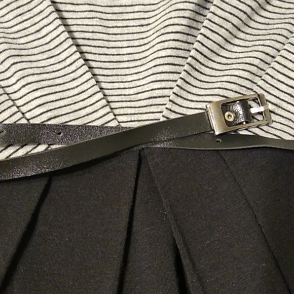 Dress - Picture 4 of 7